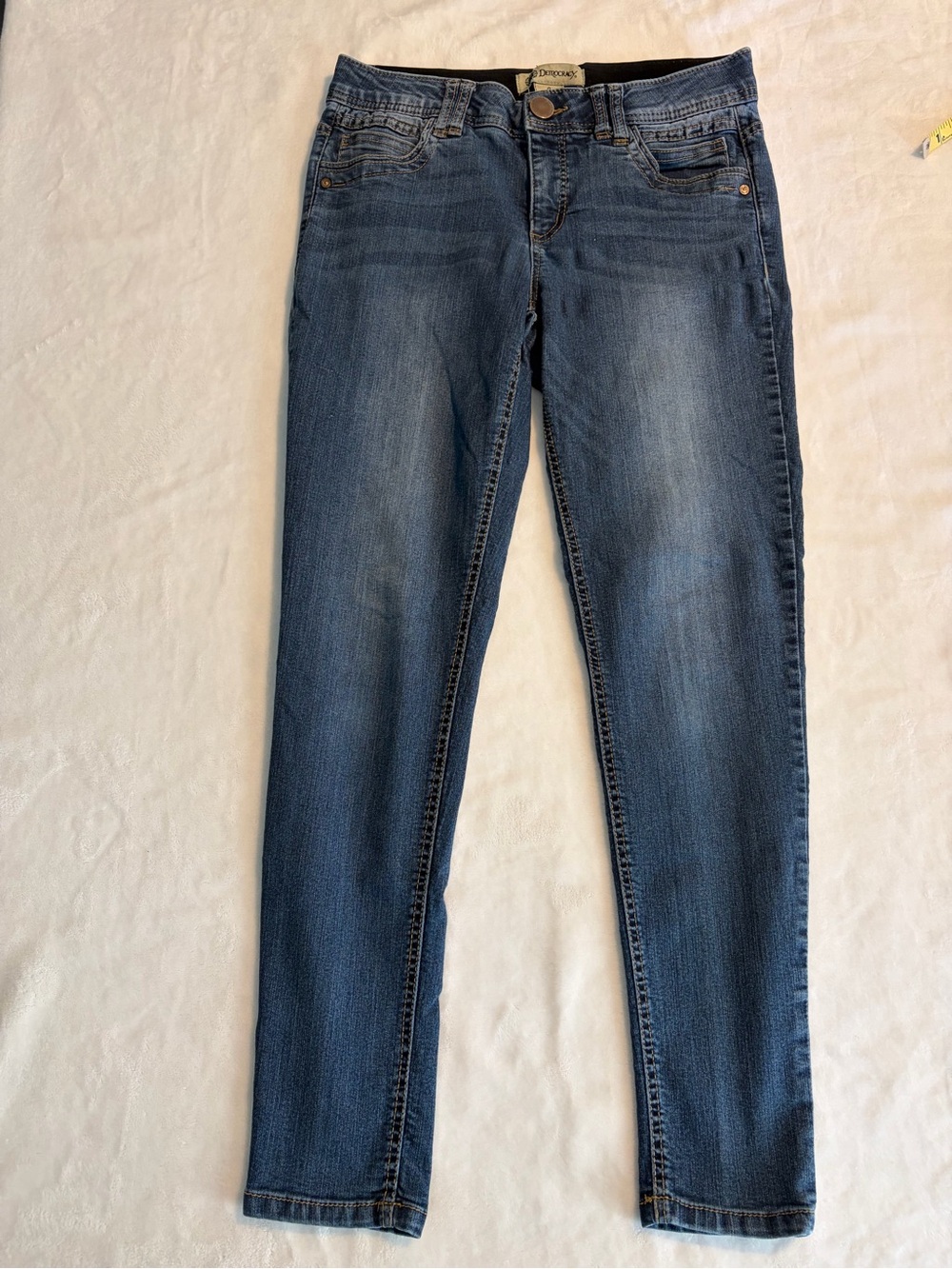 Democracy Skinny Jeans in Medium Blue Wash